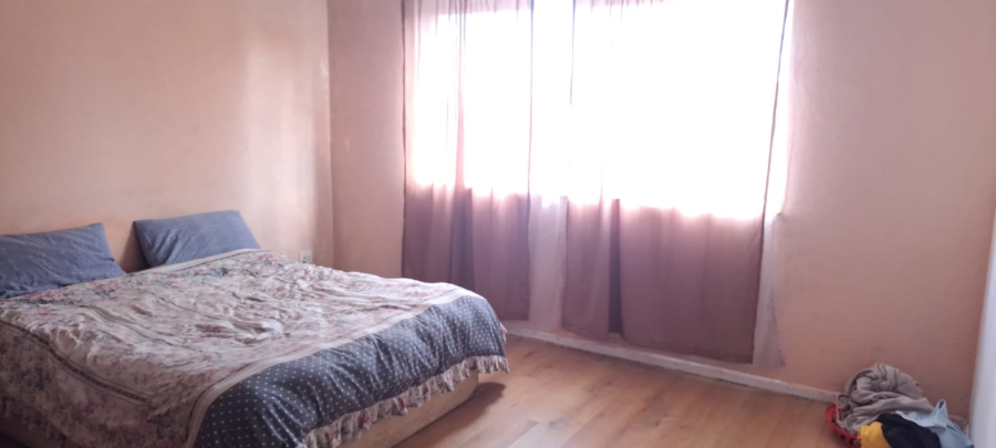 2 Bedroom Property for Sale in Bellville Central Western Cape